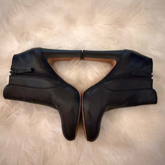 Nine West Black Ankle Booties - Picture 1 of 4